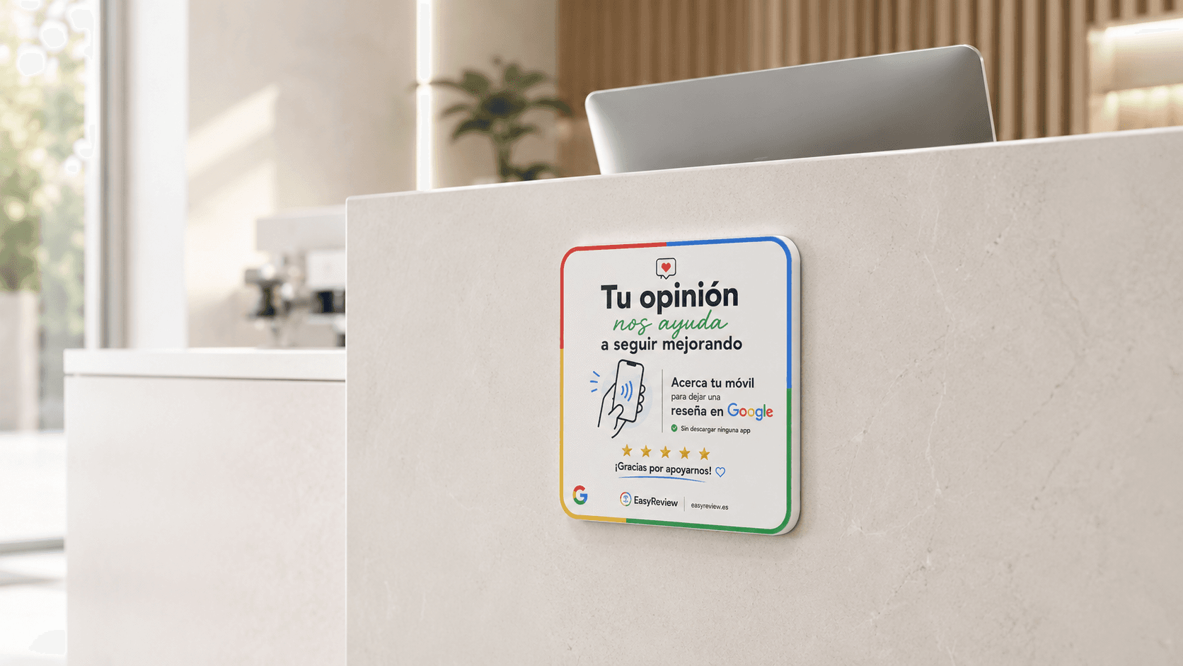 Placa EasyReview colocada en un negocio